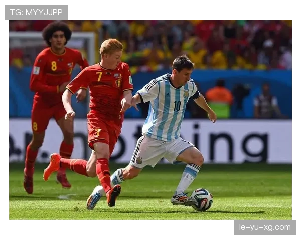 德布劳内身披那不勒斯10号球衣引球迷热议，转会传闻再添新料