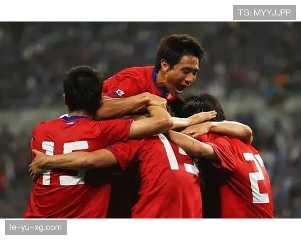 全球足球格局重塑：新锐劲旅崛起，传统豪强强势回归